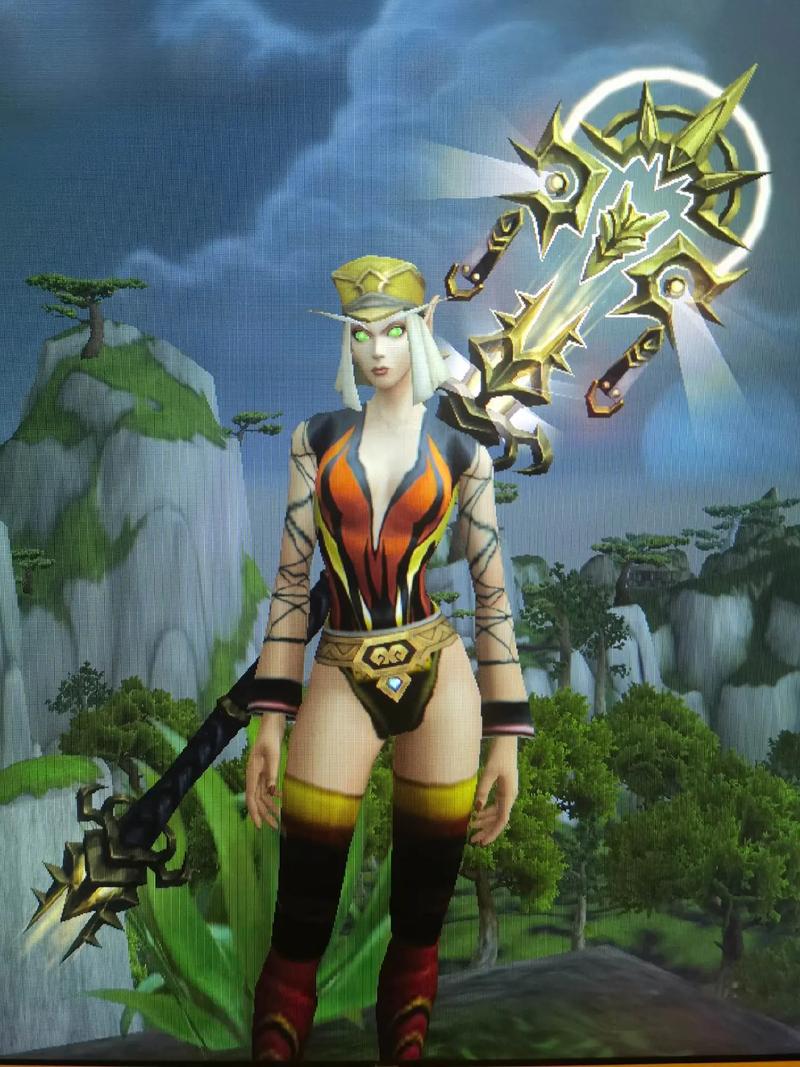 探秘人潮涌动的魔兽私服