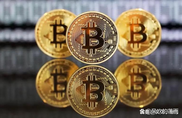 揭秘魔兽私服搬砖，高效收益与风险并存